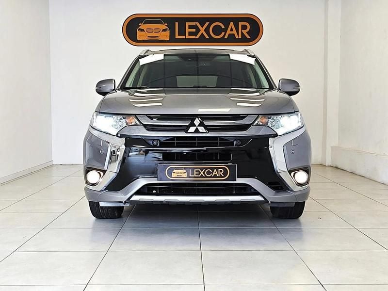 Usado Mitsubishi Outlander P-HEV 203 HP (149 kW) 2016 Cinzento