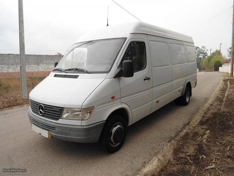 Vendido Mercedes Sprinter 412 D Turbo. Carros usados