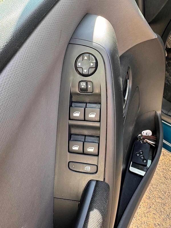 Usado Citroën C4 Picasso 131 HP (96 kW) 2021 Verde Monovolume