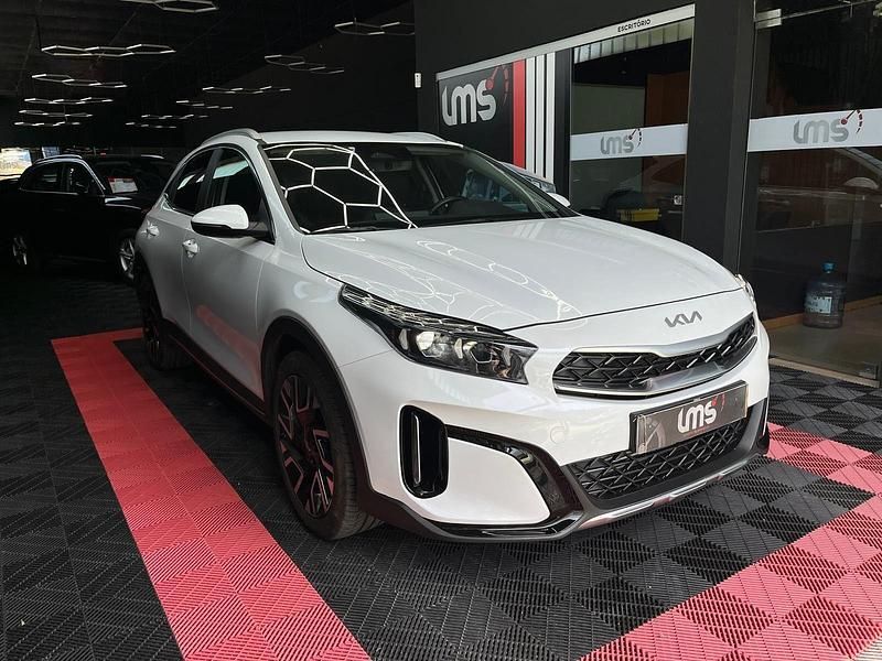 Branco Usado 2024 Kia XCeed SUV | € 25.950 - Imagem 1/4