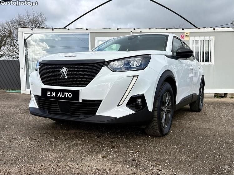 Usado Peugeot 2008 Active 101 HP (74 kW) 2022 Branco SUV