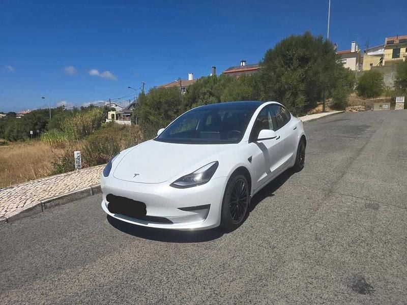 Branco Usado 2021 Tesla Model 3 Standard Range Plus Sedan | € 25.997 (Preço justo) - Imagem 1/4