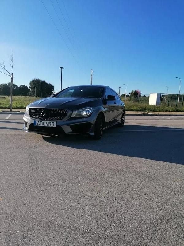 Cinza escuro Usado 2016 Mercedes CLA220 Shooting Brake AMG line Carrinha | € 20.500 (Super Preço) - Imagem 1/4