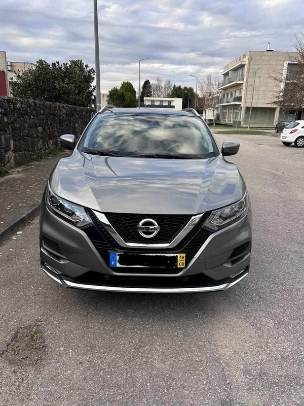 Cinzento Usado 2018 Nissan Qashqai SUV | € 18.599 (Preço justo) - Imagem 1/4