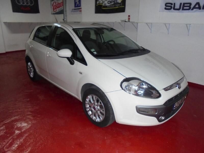 Usado Fiat Punto Dynamic 69 HP (50 kW) 2010 Branco Citadino