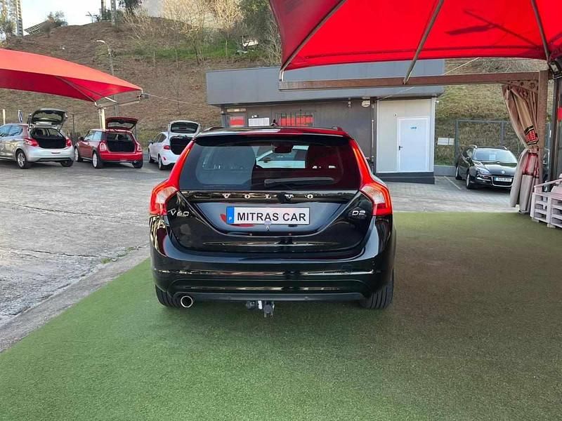 Usado Volvo V60 120 HP (88 kW) 2015 Preto Carrinha