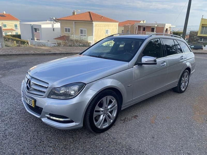 Usado 2011 Mercedes C220 Sedan | € 10.900 - Imagem 1/4