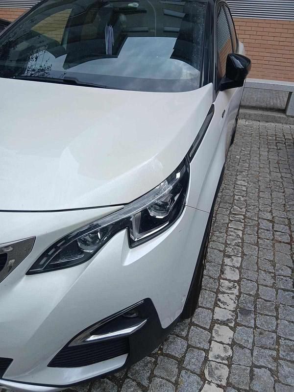 Branco Usado 2017 Peugeot 3008 Citadino | € 18.000 (Preço justo) - Imagem 1/4
