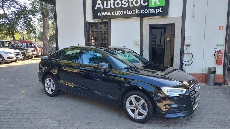Usado Audi A3 Design 116 HP (85 kW) 2020 Preto Sedan