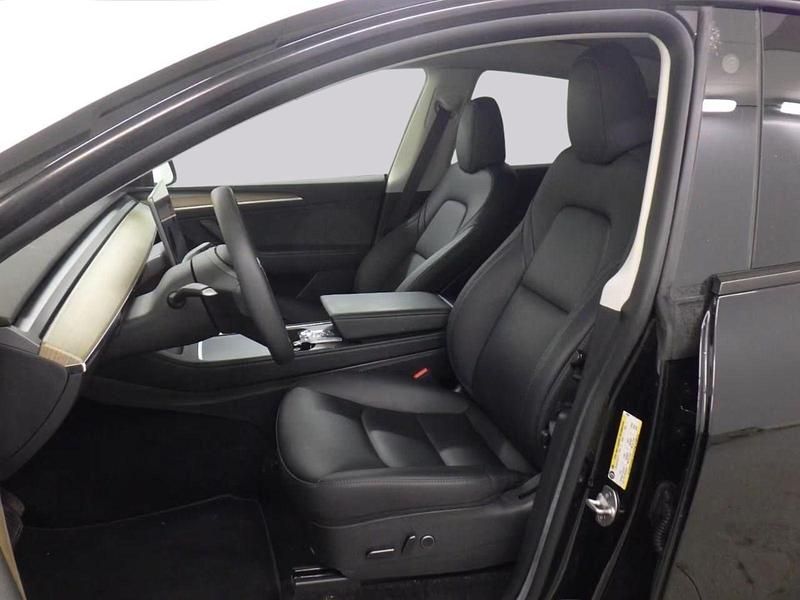 Usado Tesla Model Y Standard Range 219 kW (299 HP) 2023 Preto SUV