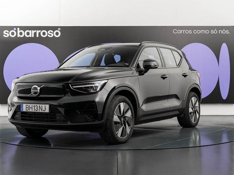 Preto Usado 2024 Volvo XC40 Core SUV | € 41.990 (Preço justo) - Imagem 1/4