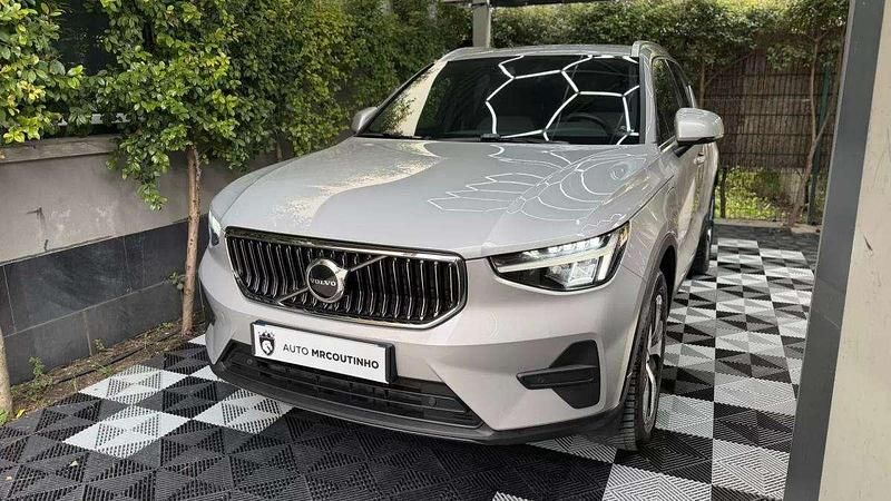 Usado Volvo XC40 R-Design 211 HP (155 kW) 2023 Cinza SUV