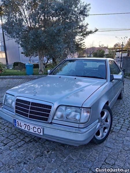 Cinza Usado 1993 Mercedes C200 Coupé | € 8.500 - Imagem 1/1