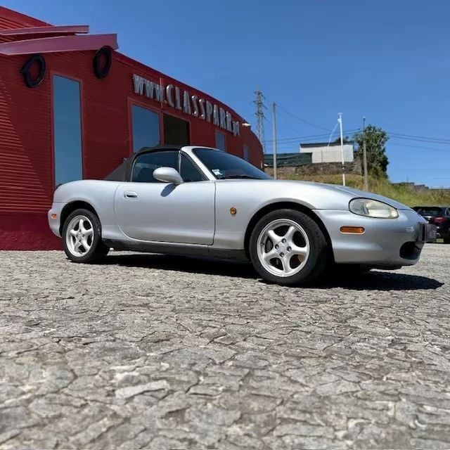 Usado Mazda MX5 110 HP (80 kW) 2000 Cinza Cabrios