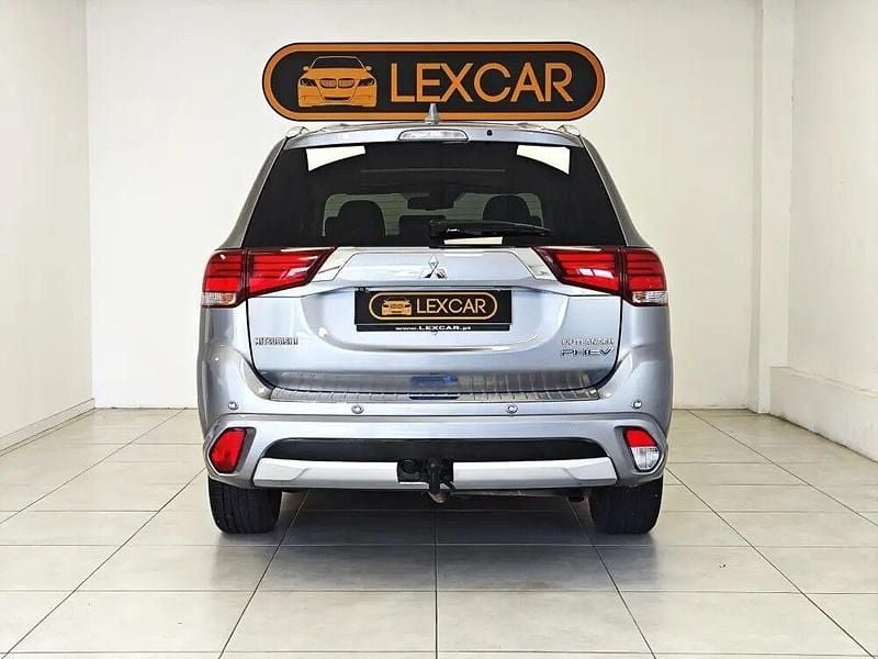 Usado Mitsubishi Outlander Instyle 203 HP (149 kW) 2016 Cinza SUV