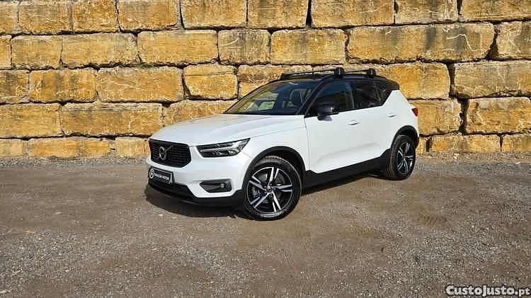 Branco Usado 2018 Volvo XC40 R-Design SUV | € 26.500 (Super Preço) - Imagem 1/1