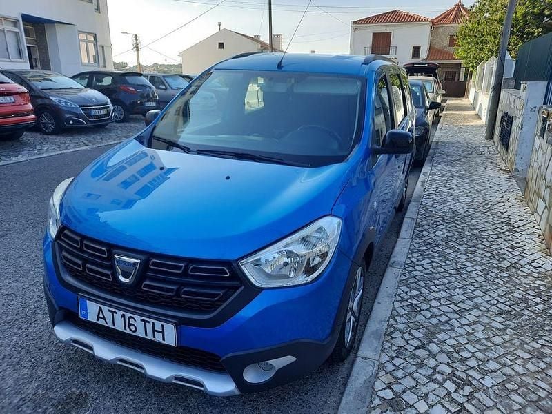 Usado 2020 Dacia Lodgy Stepway Monovolume | € 14.000 (Preço justo) - Imagem 1/4