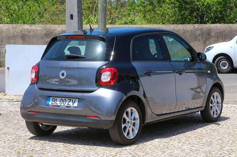 Usado Smart ForFour 71 HP (52 kW) 2017 Cinza Citadino