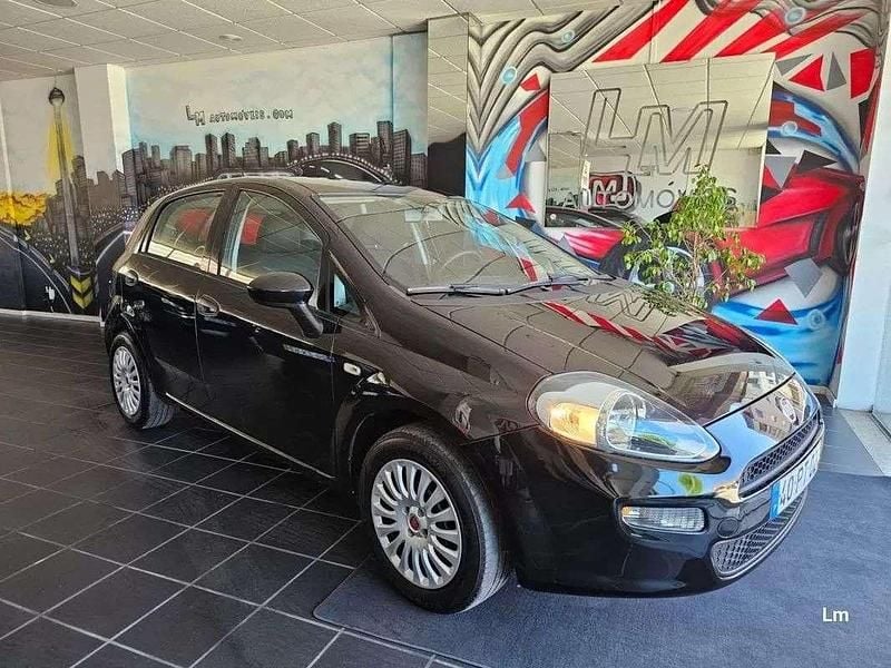 Preto Usado 2015 Fiat Punto Easy Citadino | € 6.450 (Bom preço) - Imagem 1/4
