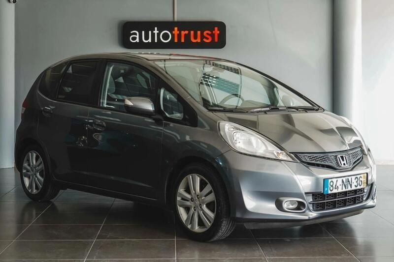 Cinzento Usado 2013 Honda Jazz Citadino | € 8.900 - Imagem 1/4