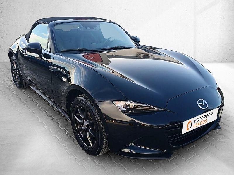 Usado Mazda MX5 Essence 131 HP (96 kW) 2016 Preto Cabrios