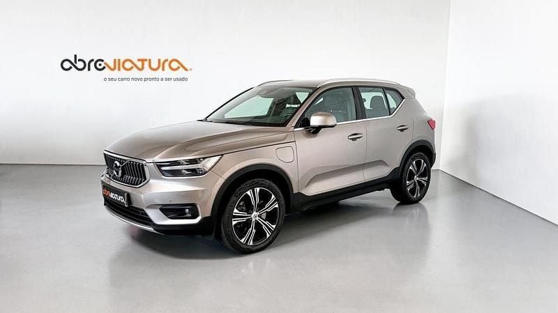 Cinzento Usado 2021 Volvo XC40 SUV | € 31.500 (Preço justo) - Imagem 1/4