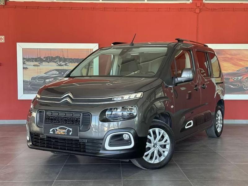 Cinzento Usado 2019 Citroën Berlingo Feel Monovolume | € 20.990 - Imagem 1/4