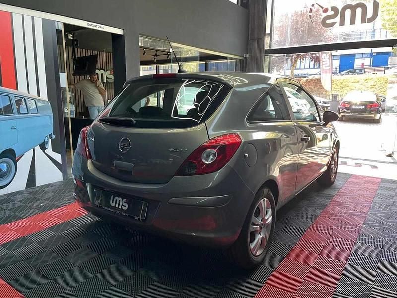 Usado Opel Corsa 95 HP (69 kW) 2011 Cinzento Citadino