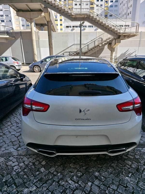 Branco Usado 2014 Citroën DS5 Citadino | € 8.900 (Preço justo) - Imagem 1/4