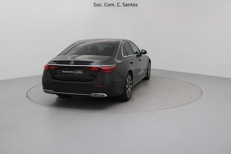 Usado Mercedes E300 Avantgarde 197 HP (144 kW) 2024 Cinza Sedan