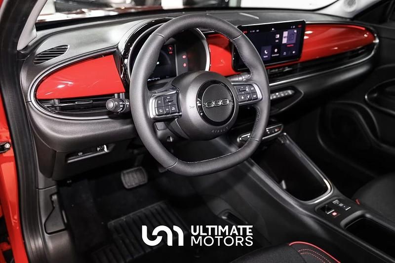 Usado Fiat 600 Red 114 kW (156 HP) 2025 Vermelho SUV