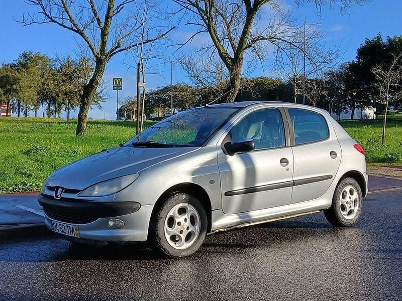 Usado 2002 Peugeot 206 Sedan | € 1.650 (Bom preço) - Imagem 1/4