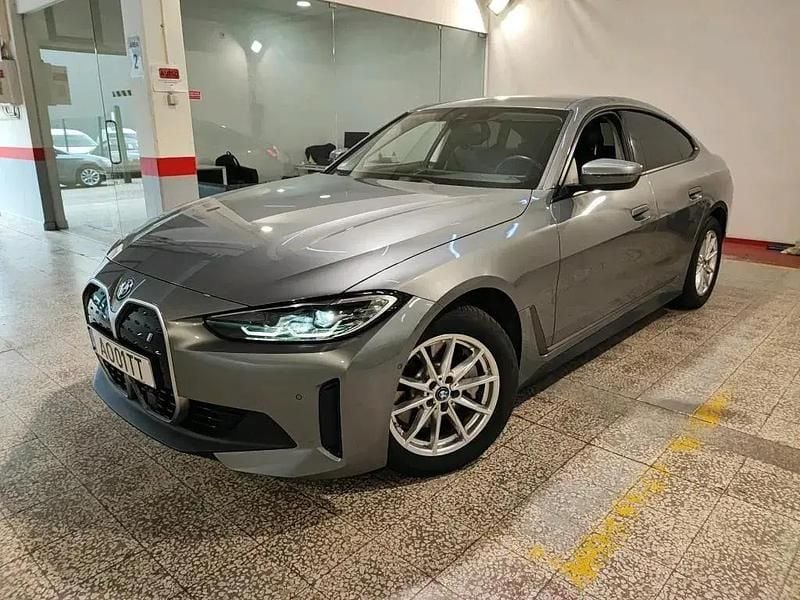 Cinza Usado 2022 BMW i4 Sedan | € 35.990 (Preço justo) - Imagem 1/4