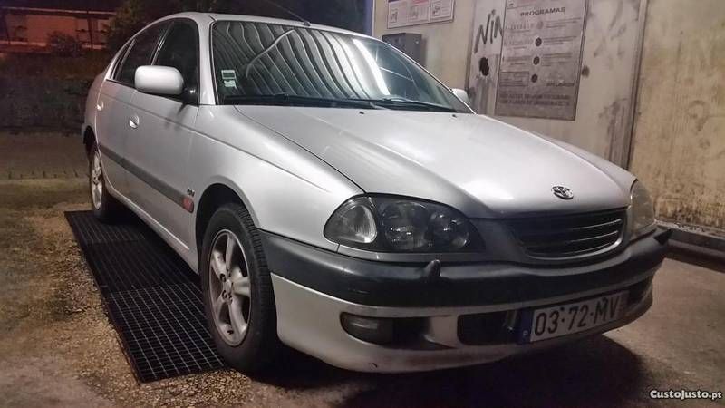 Тойота авенсис 2000 года