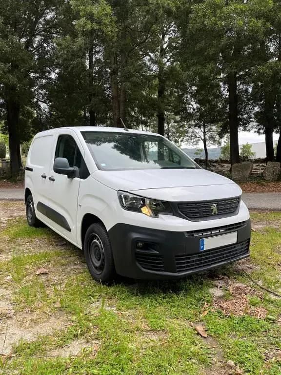 Usado Peugeot TePee 75 HP (55 kW) 2019 Branco Carrinha