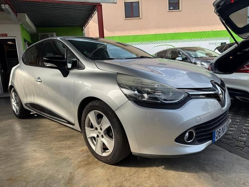 Cinzento Usado 2013 Renault Clio IV | € 10.900 (Preço elevado) - Imagem 1/4
