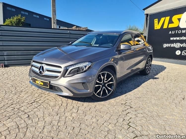 Cinza Usado 2014 Mercedes GLA200 Urban SUV | € 21.390 (Preço elevado) - Imagem 1/1