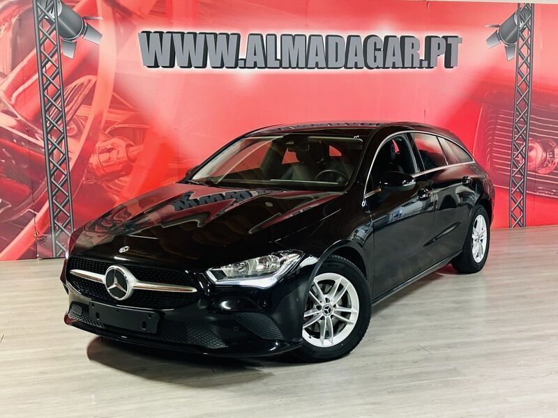 Preto Usado 2020 Mercedes CLA180 Shooting Brake Carrinha | € 21.900 - Imagem 1/4