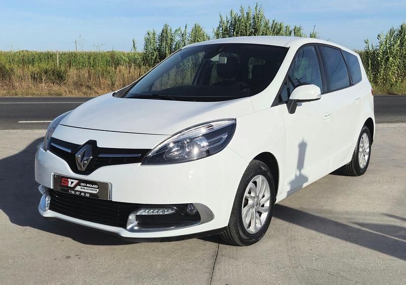 Branco Usado 2014 Renault Scénic III Expression Monovolume | € 10.750 (Preço justo) - Imagem 1/4