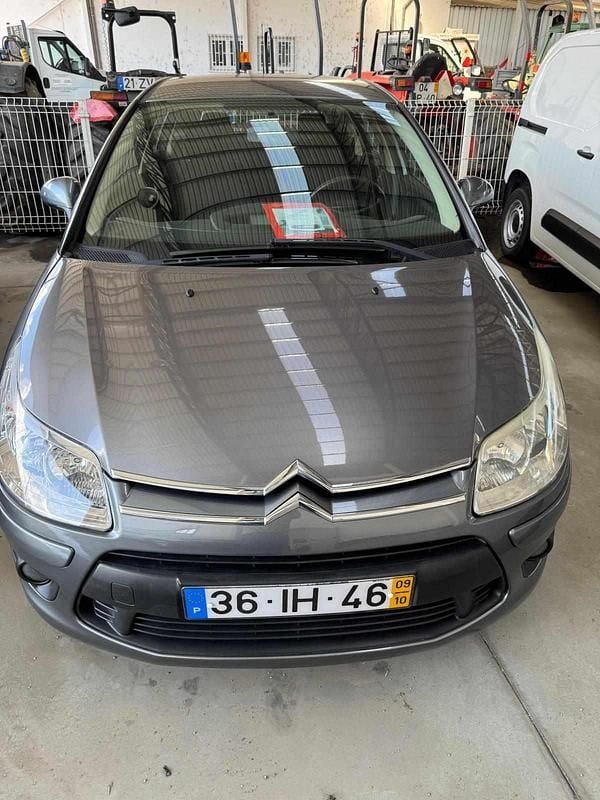 Usado Citroën C4 109 HP (80 kW) 2009 Cinzento Citadino