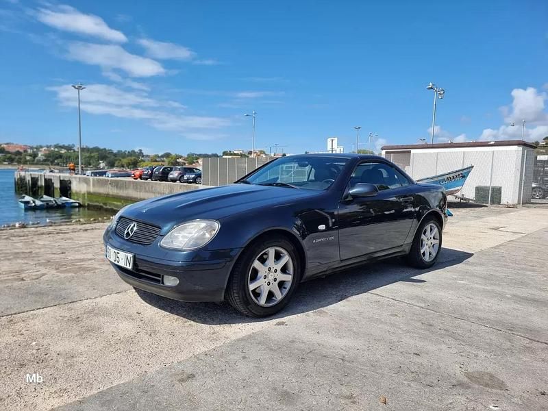 Usado Mercedes SLK200 192 HP (141 kW) 1997 Azul Cabrios