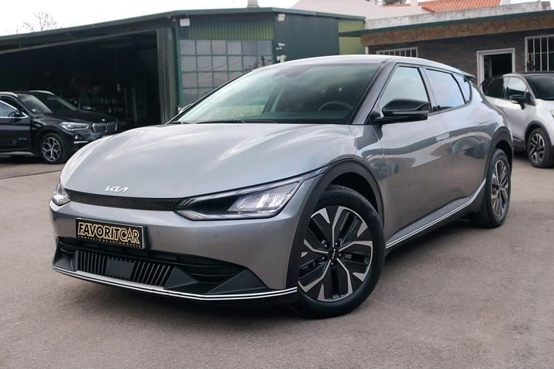 Cinza Usado 2022 Kia EV6 Air SUV | € 31.500 - Imagem 1/4