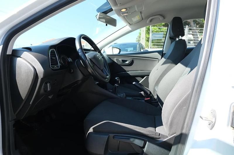 Usado Seat Leon ST Ecomotive 110 HP (80 kW) 2015 Branco Carrinha