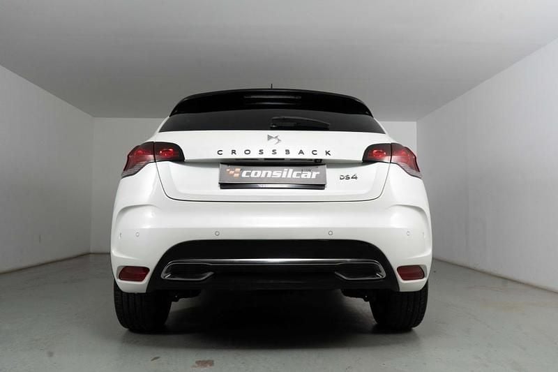 Usado DS Automobiles DS4 Be Chic 120 HP (88 kW) 2016 Branco Citadino