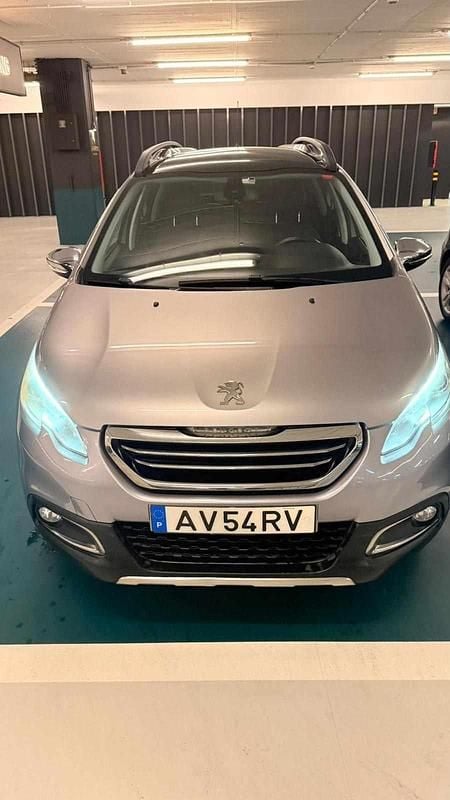 Cinzento Usado 2013 Peugeot 2008 SUV | € 8.499 (Super Preço) - Imagem 1/4
