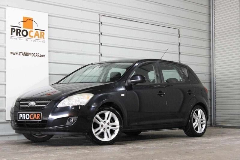 Preto Usado 2007 Kia Ceed EX Citadino | € 7.250 - Imagem 1/4
