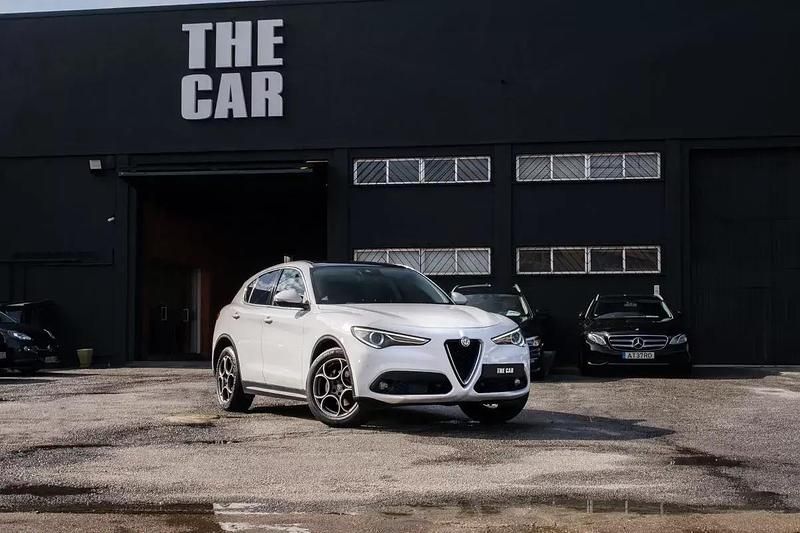 Branco Usado 2017 Alfa Romeo Stelvio Ti SUV | € 29.400 (Preço elevado) - Imagem 1/4