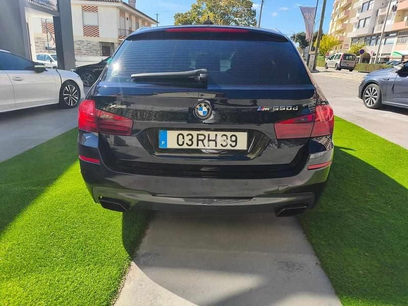 Usado BMW M550 381 HP (280 kW) 2015 Preto Sedan