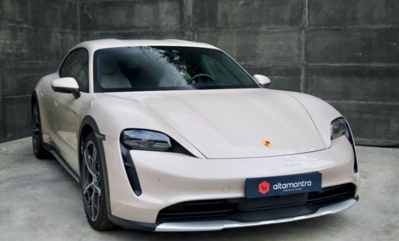 Branco Novo 2025 Porsche Taycan Sedan | € 105.900 - Imagem 1/4