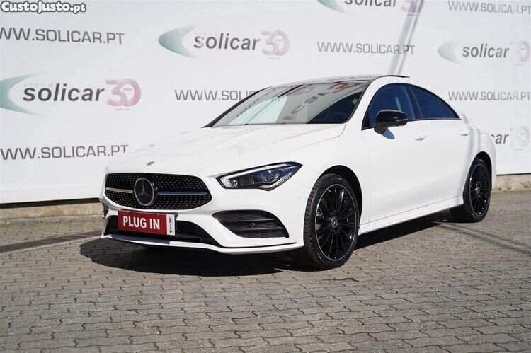 Branco Usado 2023 Mercedes CLA250e AMG line Sedan | € 43.500 - Imagem 1/1
